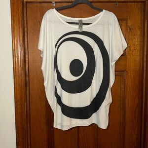 GO couture women’s Tee